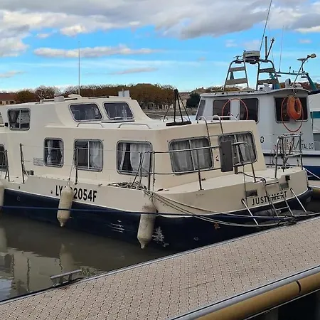 Justement Bateau-hôtel *